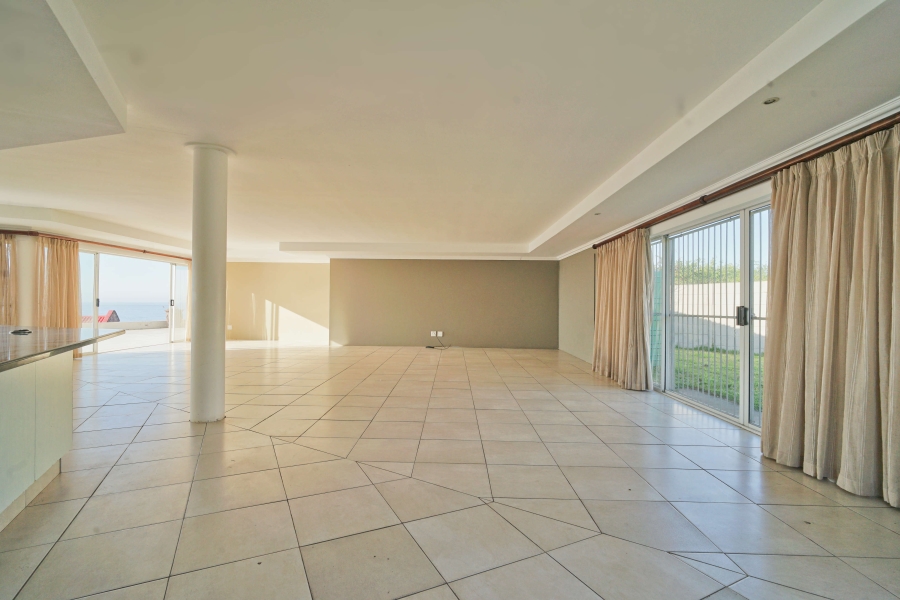 8 Bedroom Property for Sale in Winterstrand Eastern Cape